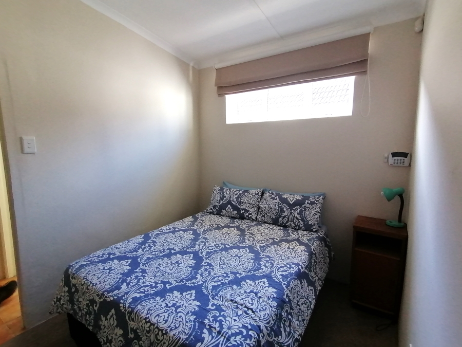 To Let 1 Bedroom Property for Rent in Summerstrand Eastern Cape